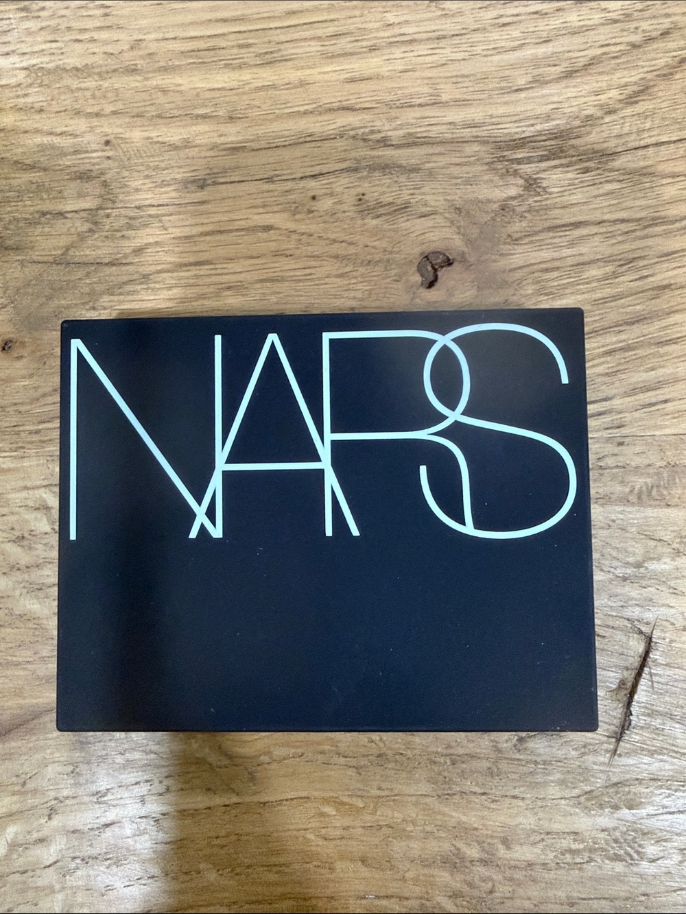 NARS TRANSLUCENT powder Black Compact with White Logo